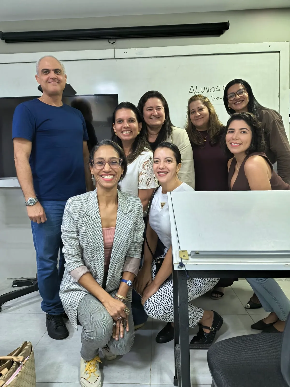 Weber Jatahy com alunas da Ebade